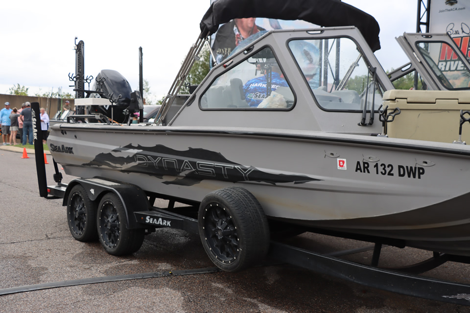 MISSISSIPPI RIVER MONSTERS CATFISH TOURNAMENT (108)