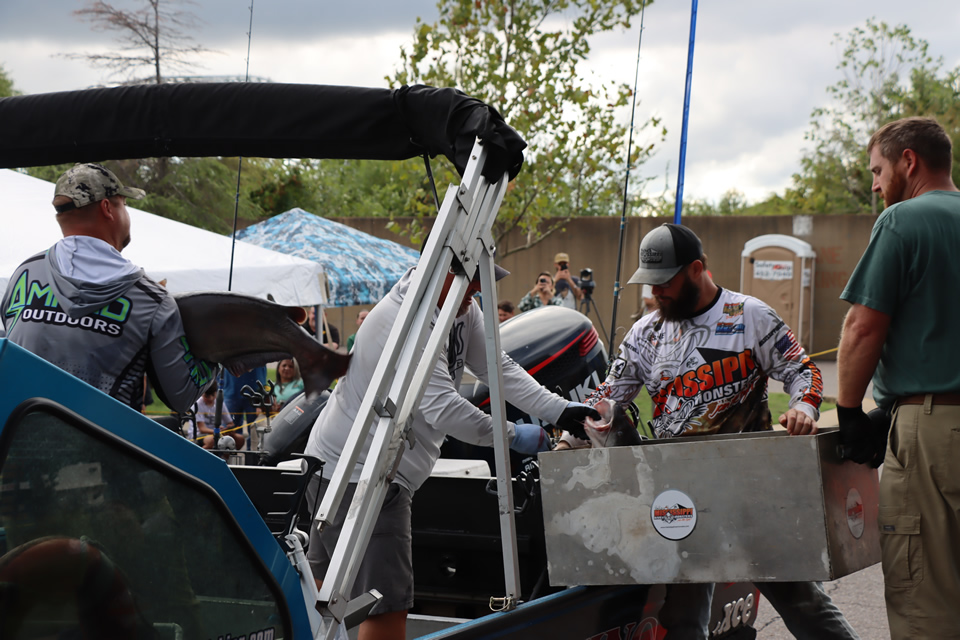 MISSISSIPPI RIVER MONSTERS CATFISH TOURNAMENT (116)