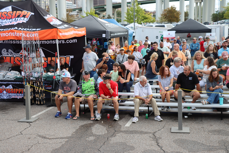 MISSISSIPPI RIVER MONSTERS CATFISH TOURNAMENT (118)