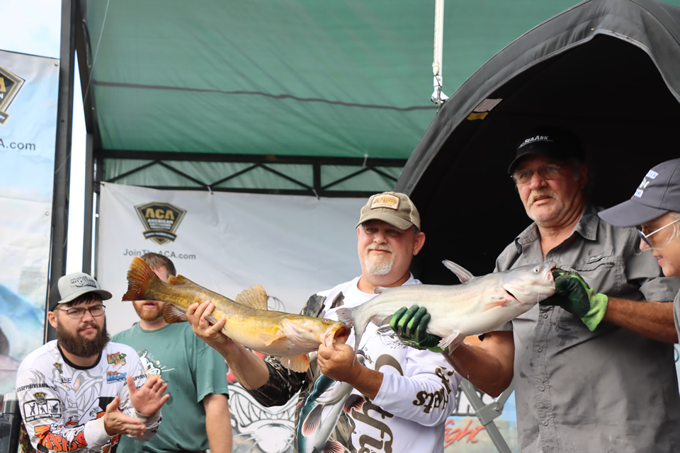 MISSISSIPPI RIVER MONSTERS CATFISH TOURNAMENT (122)