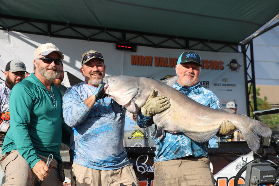 MISSISSIPPI RIVER MONSTERS CATFISH TOURNAMENT (136)