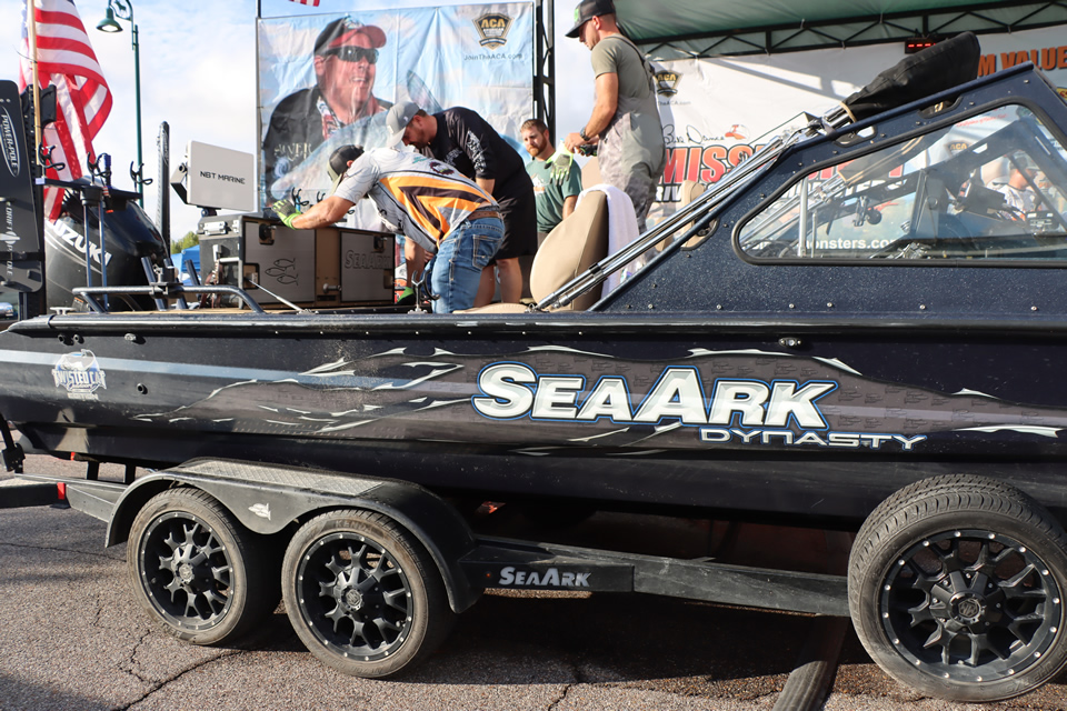 MISSISSIPPI RIVER MONSTERS CATFISH TOURNAMENT (146)