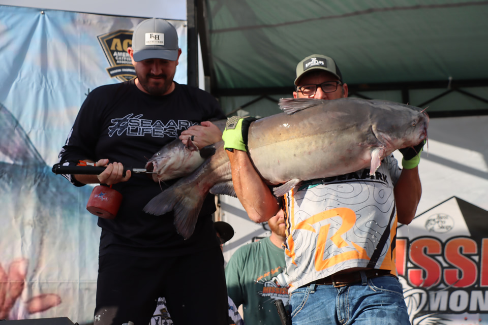 MISSISSIPPI RIVER MONSTERS CATFISH TOURNAMENT (148)