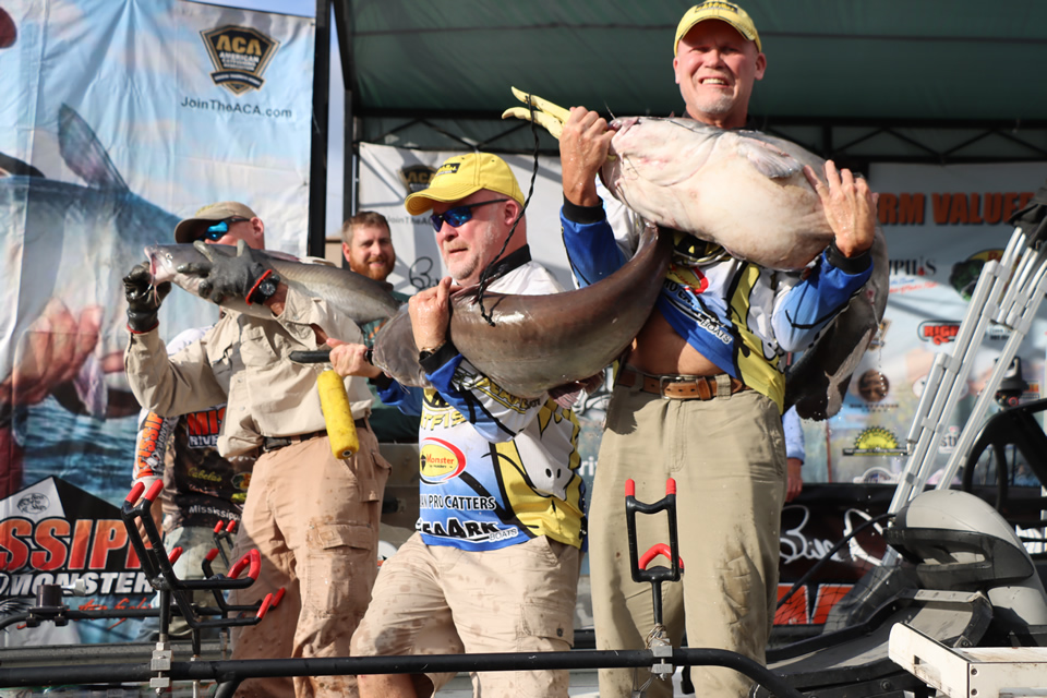 MISSISSIPPI RIVER MONSTERS CATFISH TOURNAMENT (153)