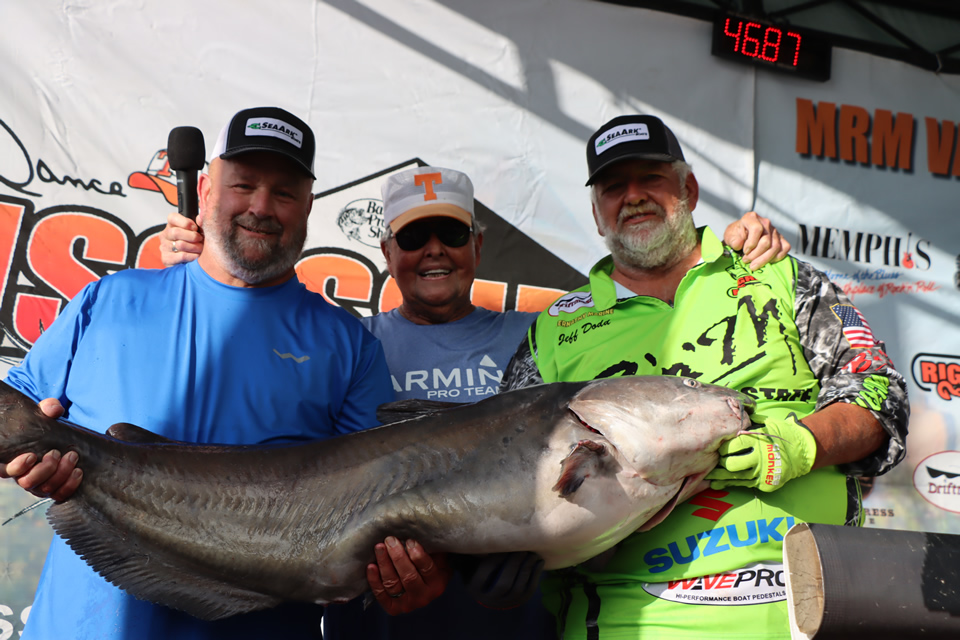 MISSISSIPPI RIVER MONSTERS CATFISH TOURNAMENT (166)