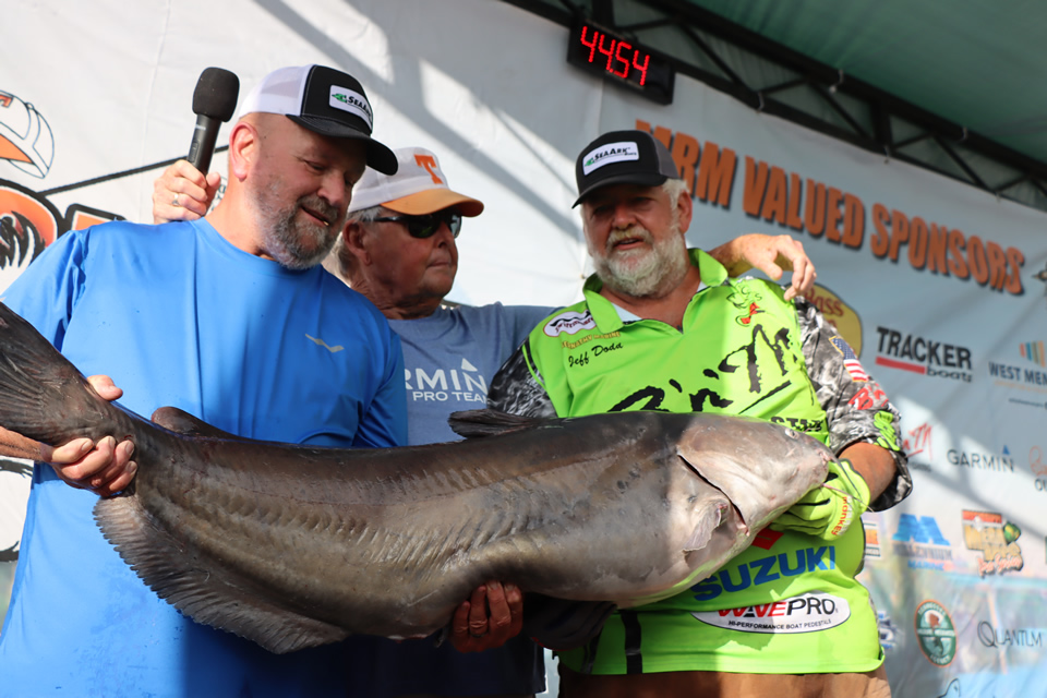 MISSISSIPPI RIVER MONSTERS CATFISH TOURNAMENT (167)