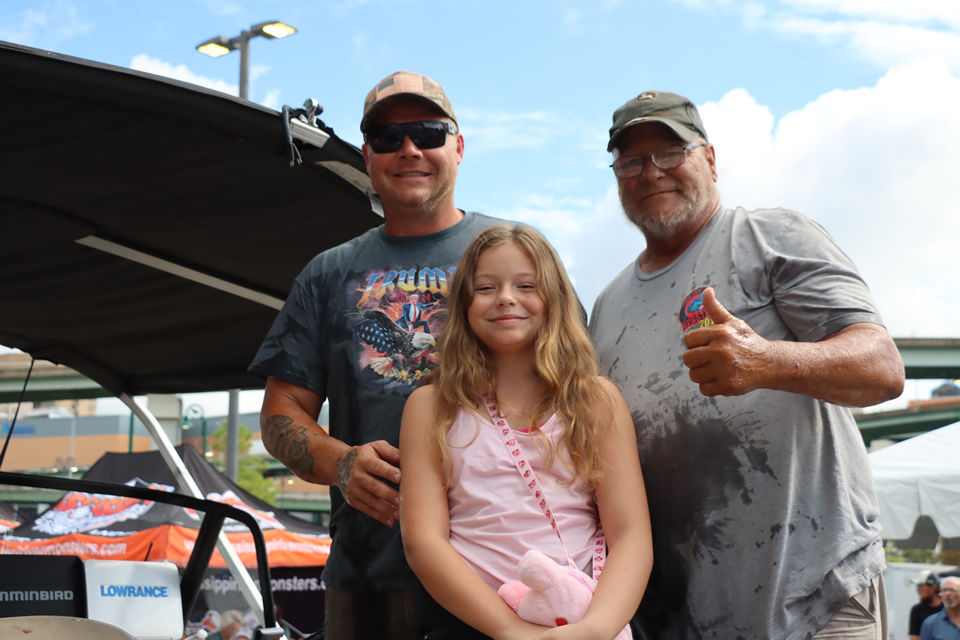 MISSISSIPPI RIVER MONSTERS CATFISH TOURNAMENT (32)