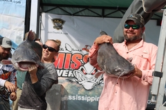 MISSISSIPPI RIVER MONSTERS CATFISH TOURNAMENT (42)