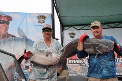 MISSISSIPPI RIVER MONSTERS CATFISH TOURNAMENT (92)